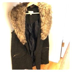 Jolt herringbone vest with faux fur